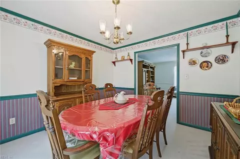 Dining - 211 Woodburn Dr, Hampton, VA 23664 photo 2 of 3