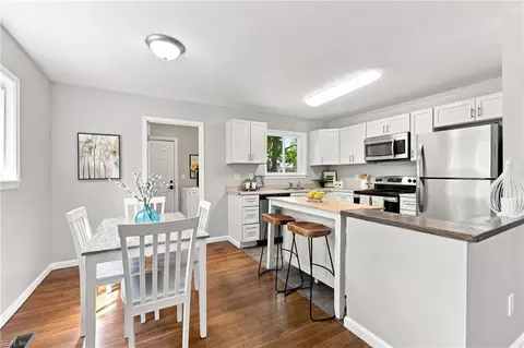 Kitchen - 537 Greenbriar Ave, Hampton, VA 23661 photo 1 of 5