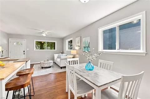 Dining - 537 Greenbriar Ave, Hampton, VA 23661 photo 2 of 3