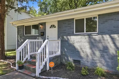 Exterior - 537 Greenbriar Ave, Hampton, VA 23661 photo 2 of 3