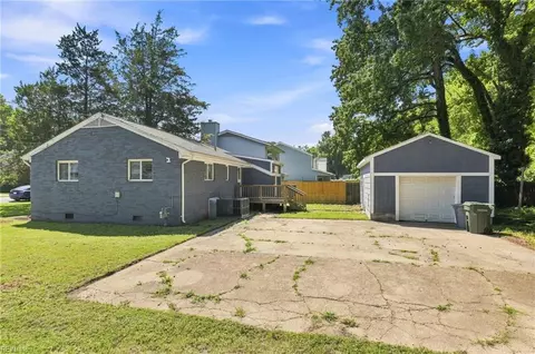 Exterior - 537 Greenbriar Ave, Hampton, VA 23661 photo 3 of 3