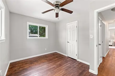 Bedroom - 537 Greenbriar Ave, Hampton, VA 23661 photo 3 of 6
