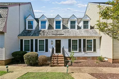 Exterior - 25 Capps Qtrs Qtr Quarter #1, Hampton, VA 23669 photo 2 of 8