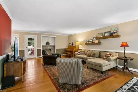 Living - 25 Capps Qtrs Qtr Quarter #1, Hampton, VA 23669 photo 1 of 4