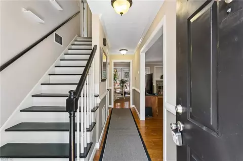 Entry Way - 25 Capps Qtrs Qtr Quarter #1, Hampton, VA 23669 photo 2 of 3