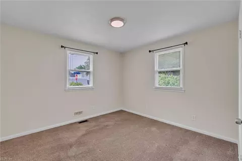 Bedroom - 4567 Dora Cir, Norfolk, VA 23513 photo 6 of 11