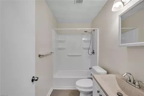 Bath - 4567 Dora Cir, Norfolk, VA 23513 photo 2 of 2