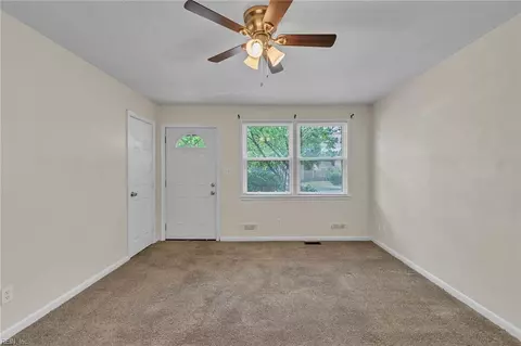 Living - 4567 Dora Cir, Norfolk, VA 23513 photo 4 of 4