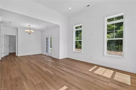 Living - 2044 Mango St, Chesapeake, VA 23321 photo 2 of 2