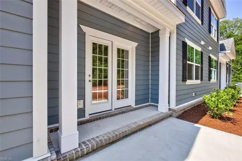 Exterior - 2044 Mango St, Chesapeake, VA 23321 photo 3 of 3