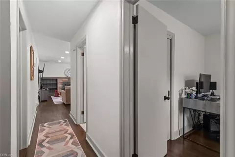 Entry Way - 229 Cedar Rd, Chesapeake, VA 23322 photo 2 of 3