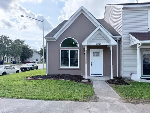 898 Old Clubhouse Rd, Virginia Beach, VA 23453