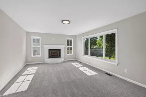 Living - 4021 Cory Ln, Chesapeake, VA 23321 photo 1 of 7