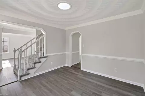 Entry Way - 4021 Cory Ln, Chesapeake, VA 23321 photo 1 of 2