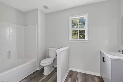 Bath - 4021 Cory Ln, Chesapeake, VA 23321 photo 1 of 2