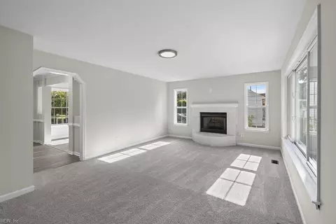 Living - 4021 Cory Ln, Chesapeake, VA 23321 photo 3 of 7