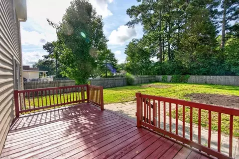 Exterior - 4021 Cory Ln, Chesapeake, VA 23321 photo 7 of 8