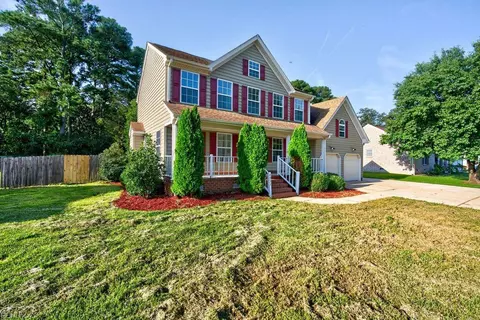 Exterior - 4021 Cory Ln, Chesapeake, VA 23321 photo 2 of 8