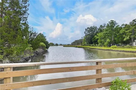 1008 Beach Rd, Hampton, VA 23664