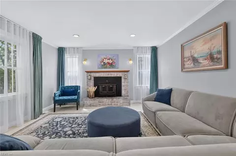 Living - 1008 Beach Rd, Hampton, VA 23664 photo 2 of 2