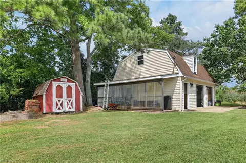 Exterior - 1008 Beach Rd, Hampton, VA 23664 photo 7 of 13