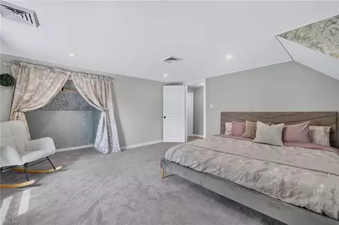 Bedroom - 1008 Beach Rd, Hampton, VA 23664 photo 3 of 7