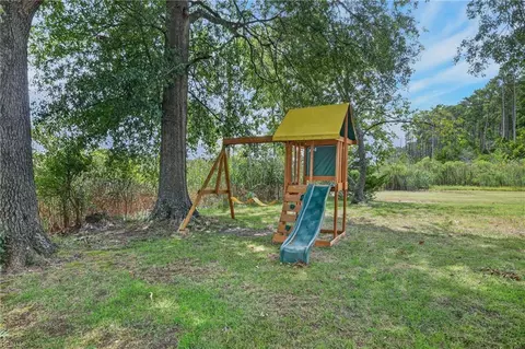Exterior - 1008 Beach Rd, Hampton, VA 23664 photo 8 of 13