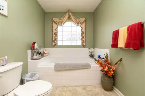 Bath - 2 Egret Cir, Hampton, VA 23666 photo 2 of 2