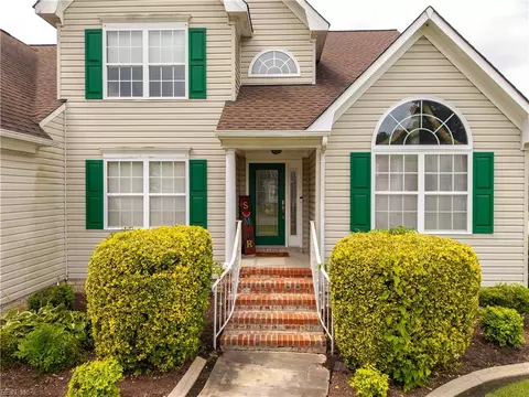 Exterior - 2 Egret Cir, Hampton, VA 23666 photo 5 of 10