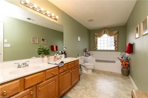 Bath - 2 Egret Cir, Hampton, VA 23666 photo 1 of 2