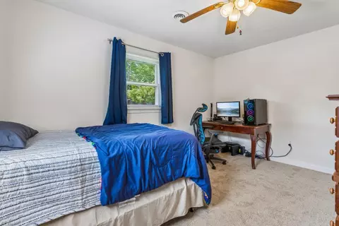 Bedroom - 108 Raymond Dr, Hampton, VA 23666 photo 5 of 5