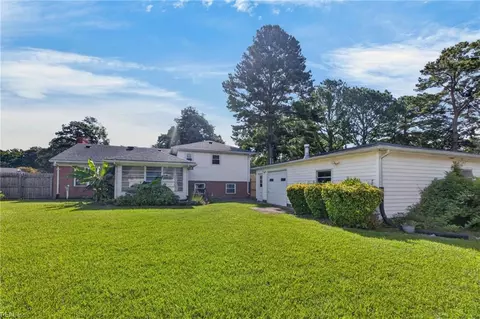 3204 Camellia Dr, Portsmouth, VA 23703