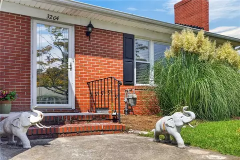 3204 Camellia Dr, Portsmouth, VA 23703
