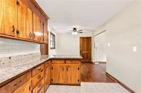Entry Way - 424 Shell Rd, Chesapeake, VA 23323 photo 1 of 1