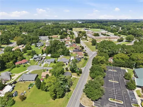 View/Area - 424 Shell Rd, Chesapeake, VA 23323 photo 2 of 4