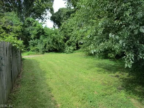 Exterior - 262 Lee St, Hampton, VA 23669 photo 3 of 3