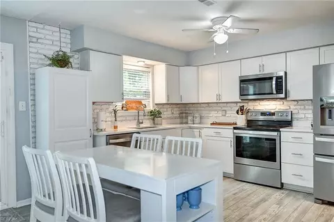3217 Tiverton Dr, Virginia Beach, VA 23452