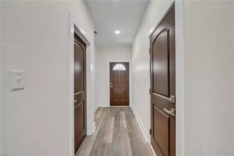 Entry Way - 207 N 7th St, Suffolk, VA 23434 photo 2 of 9
