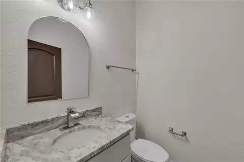 Bath - 207 N 7th St, Suffolk, VA 23434 photo 1 of 4