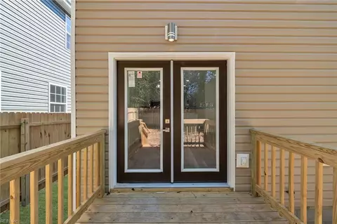 Exterior - 207 N 7th St, Suffolk, VA 23434 photo 4 of 8