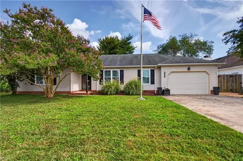 1572 Bunsen Dr, Virginia Beach, VA 23454