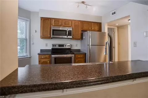1 Academy Ln, Hampton, VA 23669 photo 4