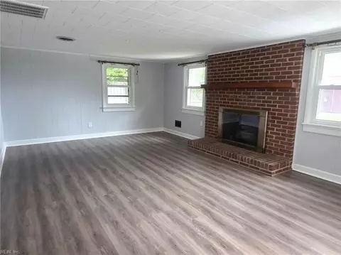 Living - 1527 Eagle Ave, Norfolk, VA 23518 photo 9 of 9