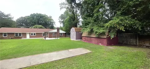 Exterior - 1527 Eagle Ave, Norfolk, VA 23518 photo 9 of 10