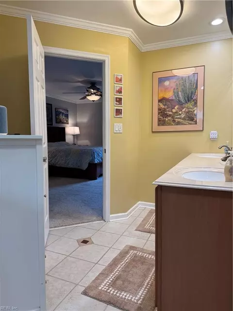 Bath - 203 Manassas Ct, Hampton, VA 23669 photo 2 of 7
