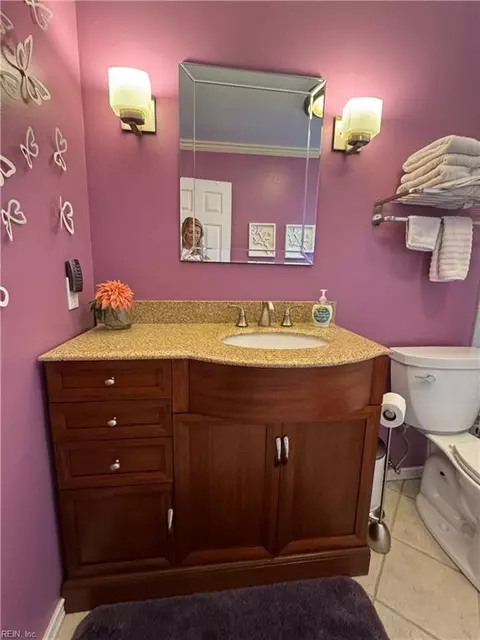Bath - 203 Manassas Ct, Hampton, VA 23669 photo 5 of 7