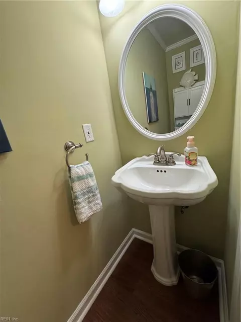 Bath - 203 Manassas Ct, Hampton, VA 23669 photo 6 of 7