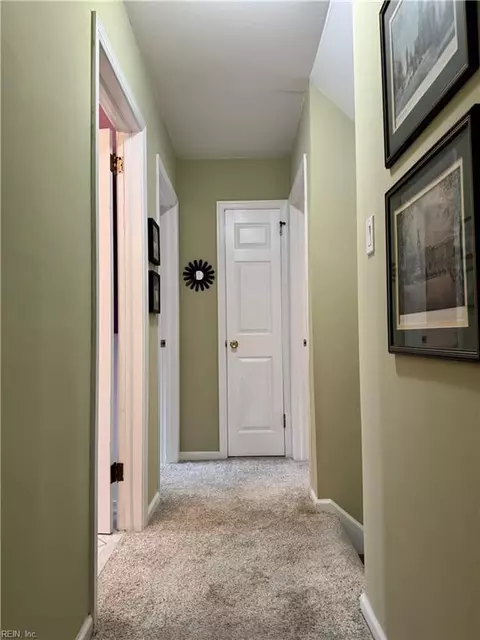 Entry Way - 203 Manassas Ct, Hampton, VA 23669 photo 2 of 2