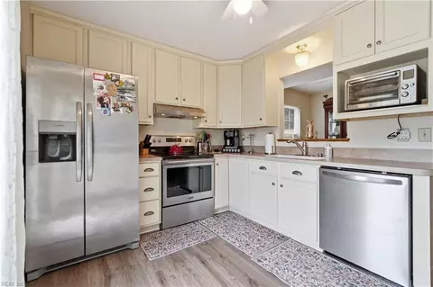 Kitchen - 104 Springdale Way, Hampton, VA 23666 photo 3 of 3