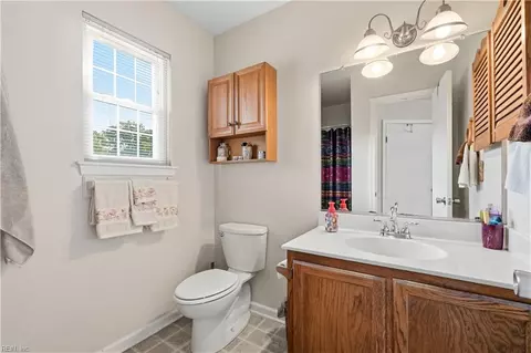 Bath - 104 Springdale Way, Hampton, VA 23666 photo 3 of 4
